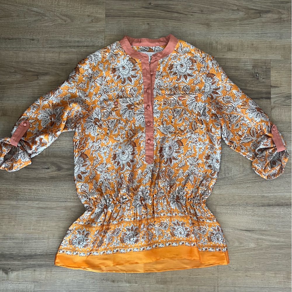 Banana Republic cinched waist satin top. Size XS